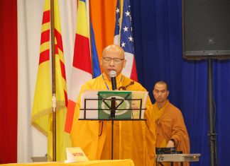 Diễn Văn Khai Mạc Hội Nghị Thường Niên Và Khóa Tu Học 2018 của Hòa Thượng Thích Viên Lý, Chủ Tịch HĐĐH Tăng Đoàn GHPGVNTN Hải Ngoại Hòa Thượng Thích Viên Lý đọc diễn văn khai mạc