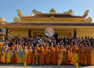Khai mạc Hội nghị Tăng Đoàn Hải Ngoại và Thư Chúc Mừng của Tăng Đoàn quốc nội Hội Nghi của Tăng Đoàn GHPGVNTN Hải Ngoại tổ chức tại Chùa Điều Ngự - 2016