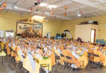 Bản tin An Cư Tăng Đoàn GHPGVNTNHN Ngày 22-6-2018: “Niềm Vui Cộng Trú” Chư Tôn Đức Tăng Ni thời quá đường