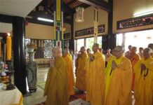Ban Tổ Chức Phật Đản PL: 2569 HT. Thích Viên Định (hàng thứ 2, thứ 2 từ phải sang)