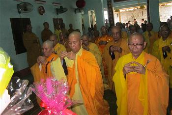 Tăng Đoàn đảnh lễ Húy nhật đức đệ tứ Tăng thống 2014