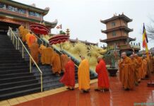 An cư mùa nạp năng lượng nhiều phước đức