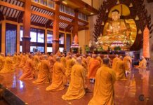 Làm bạn với hiền thánh
