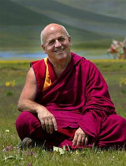 H.14 Nhà sư Matthieu Ricard trên Hy-mã Lạp-sơn