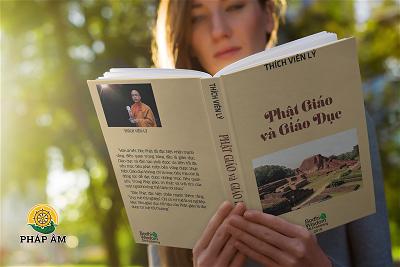 hardcover-book-mockup-featuring-a-young-woman-reading-at-the-park-3411-el1