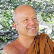 Bên Dưới Làn Da