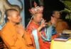 A Monastic, a Temple Priest, or a Ritual Master (Song ngữ Vietnamese-English)