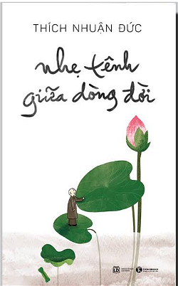 Bìa sách Nhẹ tênh giữa dòng đời