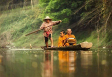Vượt qua dòng xiết