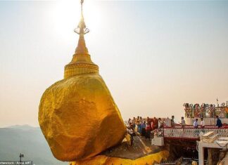 Tảng đá có nặng không?
