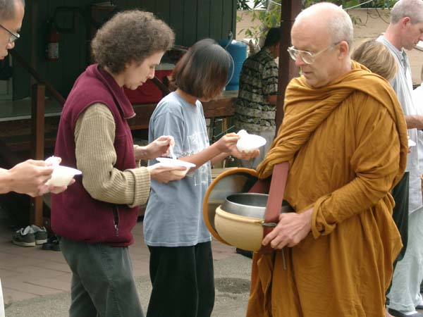 thanissaro_bhikkhu_dang_di_khat_thuc