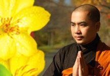 Ngồi thật yên và nghĩ lại mình