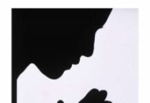 Praying And Chanting Sutras/Cầu Nguyện Và Tụng Kinh (Song ngữ Vietnamese-English)