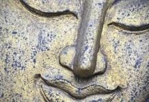 Phật Cười Dưới Trăng…