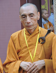 Sống ngay thực tại, bây giờ