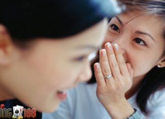 Thị phi cuối năm