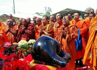 Thực hành tụng niệm trong Phật giáo