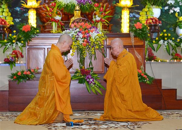 Chư tôn đức đối thú Thượng tọa Tự tứ Chư tôn đức đối thú Thượng tọa Tự tứ