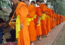 Truyền Thống Khất Thực