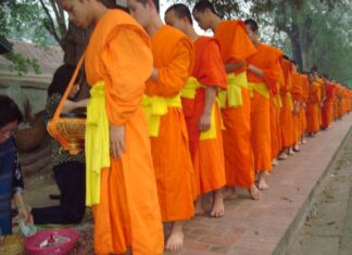 Truyền Thống Khất Thực