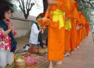 Truyền Thống Khất Thực