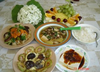 Xót xa tiệc mặn ở chùa