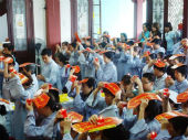 Phương tiện hay xa rời chánh pháp?