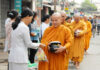 Đi trong mù sương lâu dần ướt áo