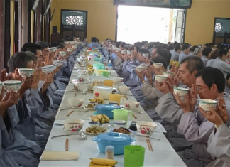 Không Ăn Phi Thời Là Giới Cốt Yếu Của Bát Quan Trai Giới, Công Đức Không Thể Nghĩ Bàn
