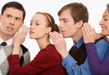 Nói hai lưỡi và gây tổn thương nhau trong công sở