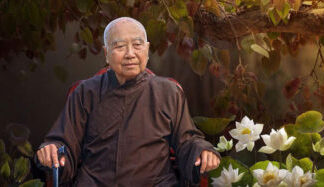 Người tu phải dẹp bỏ tham sân si