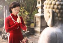 Như thế nào là ăn mặc lịch sự đến nơi thờ tự chùa chiền?