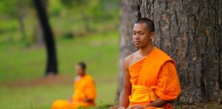 Do nhân duyên gì người xuất gia tranh giành nhau?